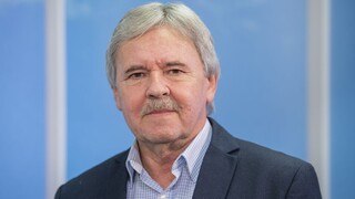 Hrabko: Zodpovednosť za napätie majú politici a aktivistické médiá. Situácia sa môže zmeniť, ak premiér vyjde z nemocničných dverí
