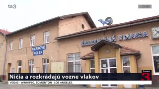 Hlavnú železničnú stanicu vo Fiľakove rozkrádajú a devastujú vandali