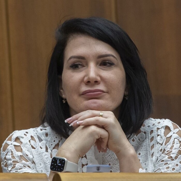 Bittó Cigániková a Šipoš trvajú na tom, aby guvernér NBS Kažimír odstúpil z funkcie