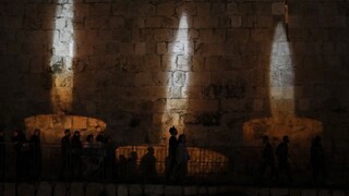 Izrael si pripomína šesť miliónov Židov, ktorí boli zabití počas holokaustu