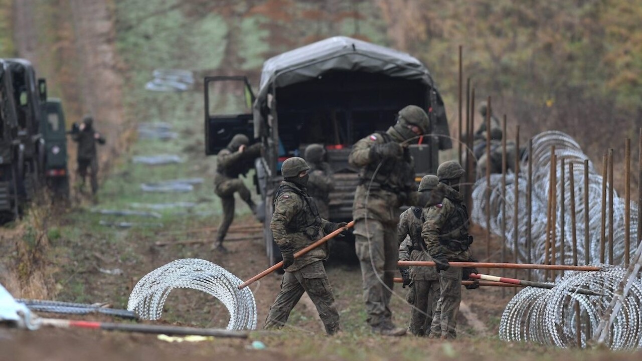 Sledovacie systémy, stopka nelegálnym aktivitám. Poľsko stavia na hranici s Ruskom bariéru