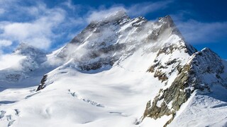 Európa zaznamenala rekordný úbytok alpských ľadovcov. Klimatické javy môžu ovplyvniť aj zdravie