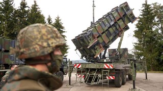 Ukrajina už nasadila jednu batériu systému Patriot, ďalšie putujú k pozíciám