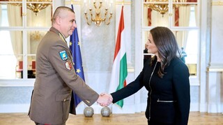 Nováková odvolala šéfa maďarskej armády. Špekuluje sa, že sa tak stalo v súvislosti s Ukrajinou