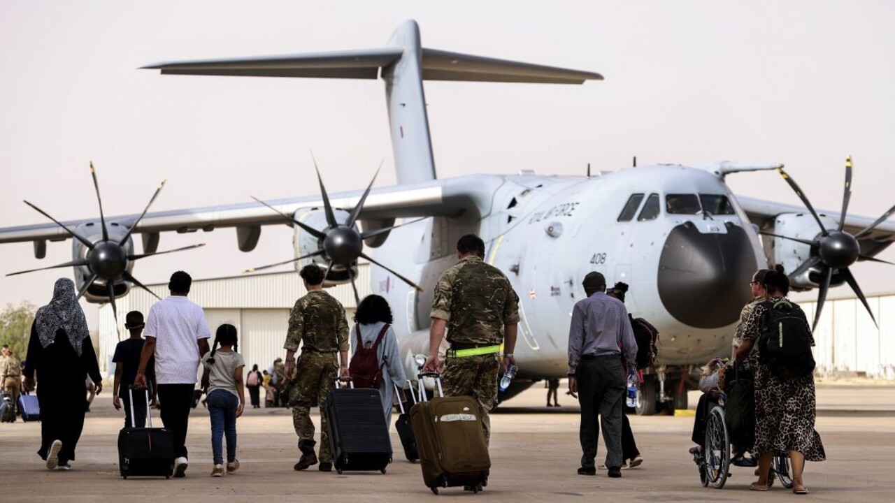 Sudánska milícia strieľala na turecké evakuačné lietadlo, tvrdí armáda. RFS útok popreli