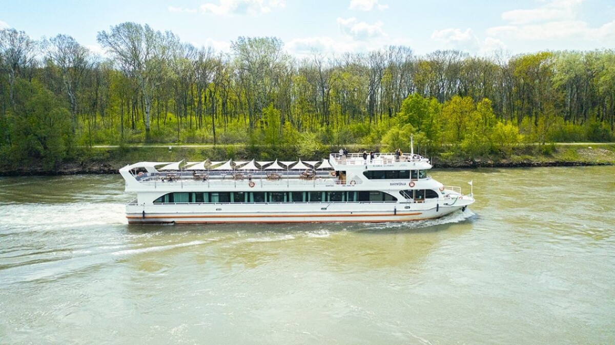 Lodná osobná doprava na Dunaji
