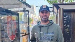 Muž sa vyhrážal bývalému novinárovi a poradcovi Igora Matoviča. Pátra po ňom polícia