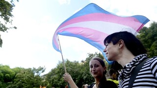 Transrodovým ľuďom na Slovensku to chcú ešte viac sťažiť, poslanci navrhujú úpravu v zákone