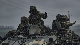 Moskva zmenila taktiku. Snaží sa vyprovokovať unáhlenú protiofenzívu, varuje Podoľak