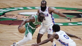 NBA: Boston rozdrtil Philadeplhiu s navrátilcom do zostavy Embiidom