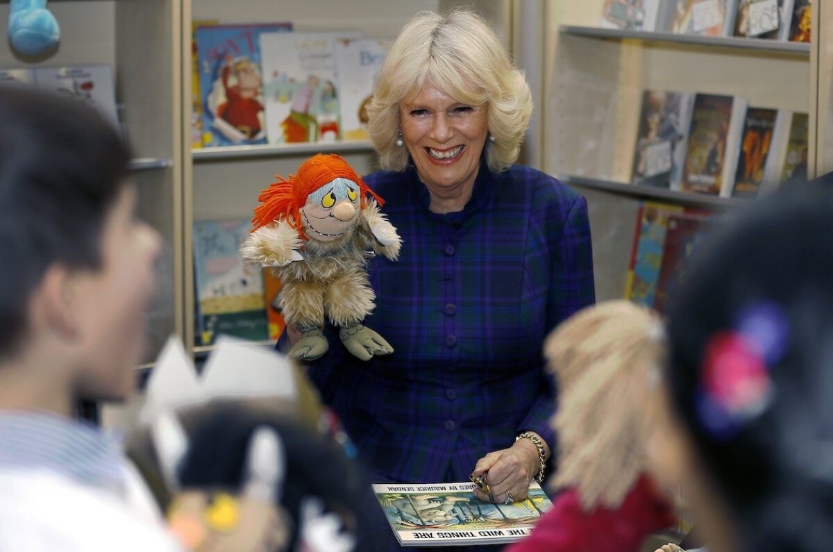 Kamila na verejnom čítaní kníh v jednej z knižníc v Londýne