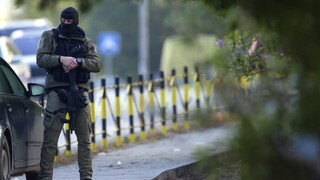 Ďalšia streľba v Srbsku. Hlásia osem obetí a 14 zranených, polícia vypátrala páchateľa
