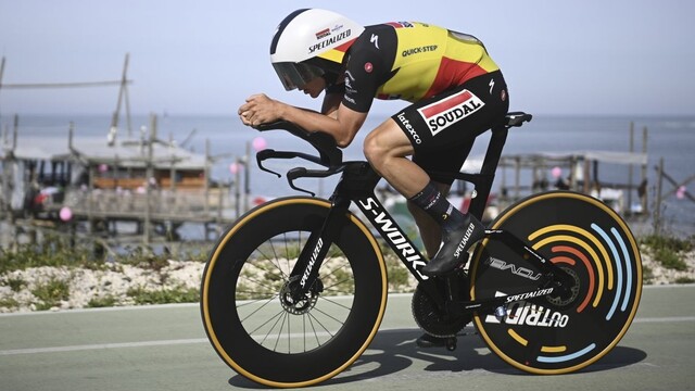 V úvodnej etape Giro d'Italia bol najrýchlejší Belgičan Evenepoel