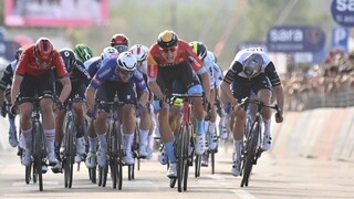 Giro d´Italia: Milan zvíťazil v druhej etape, nechal za sebou Dekkera i Grovesa