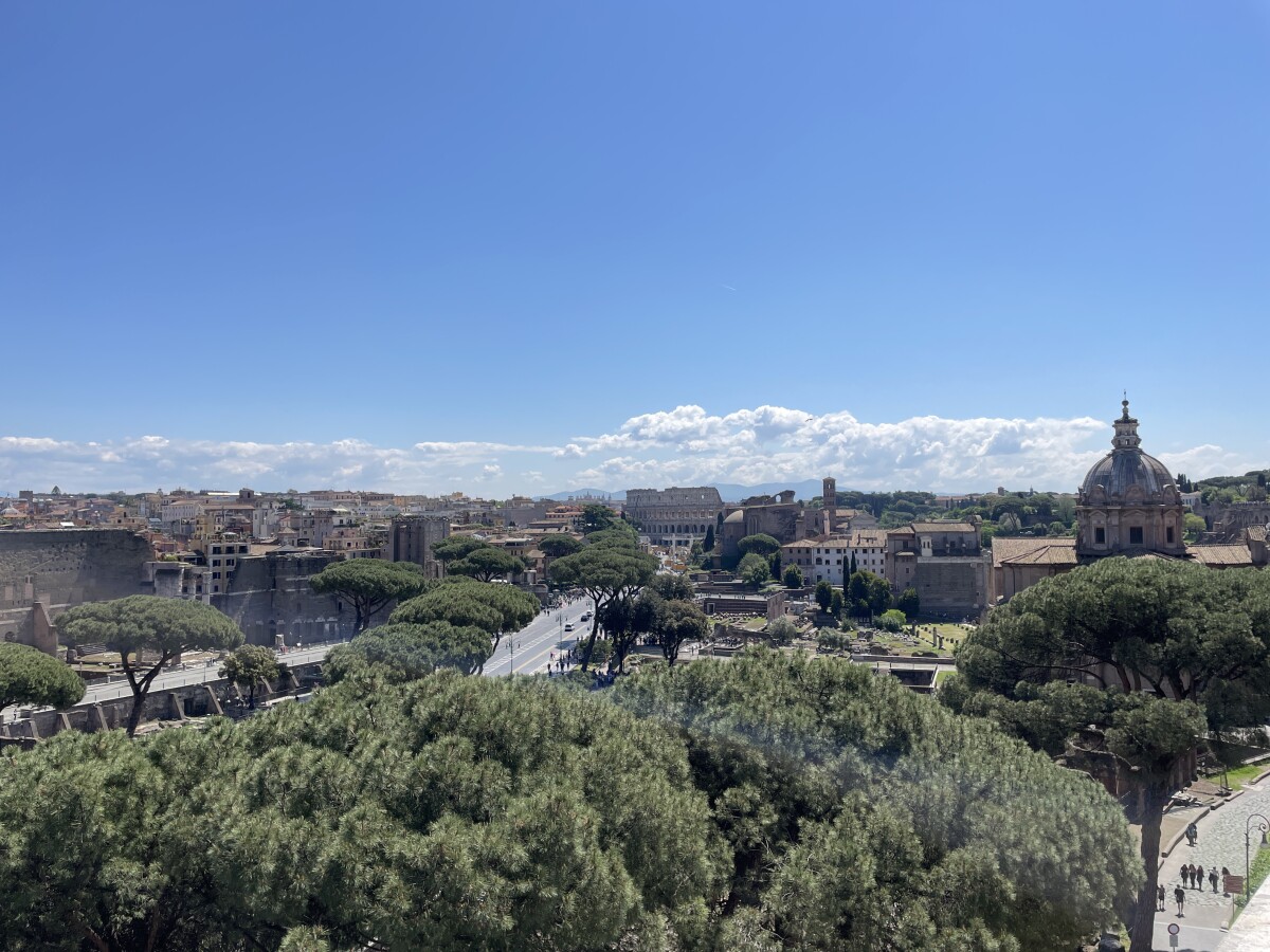 Výhľad na staroveký Rím z monumentu