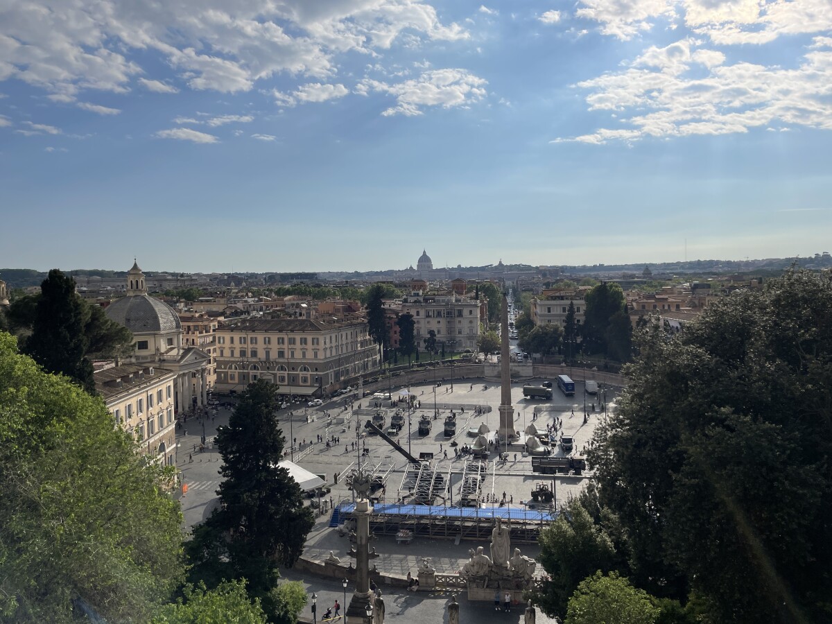 Výhľad na Piazza del Popolo z terasy parku Villa Borghese