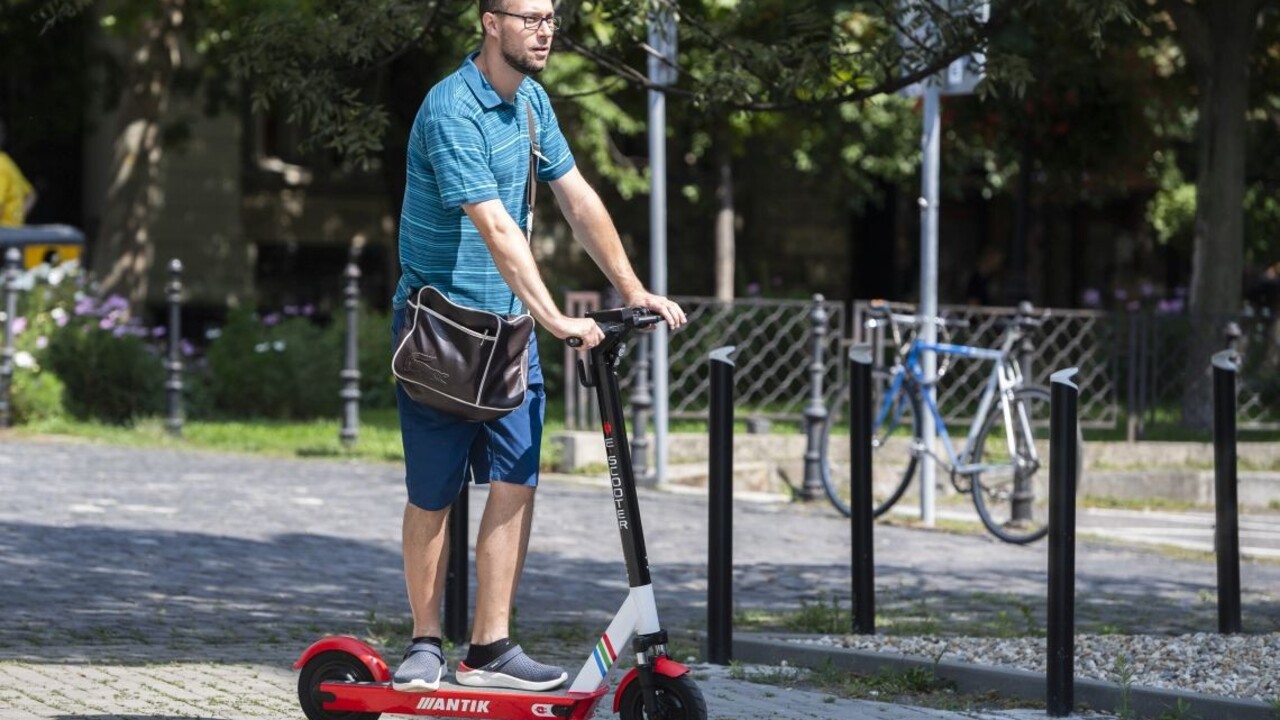Európsky parlament schválil nové nariadenie. Majitelia elektrokolobežiek budú musieť mať uzatvorené PZP