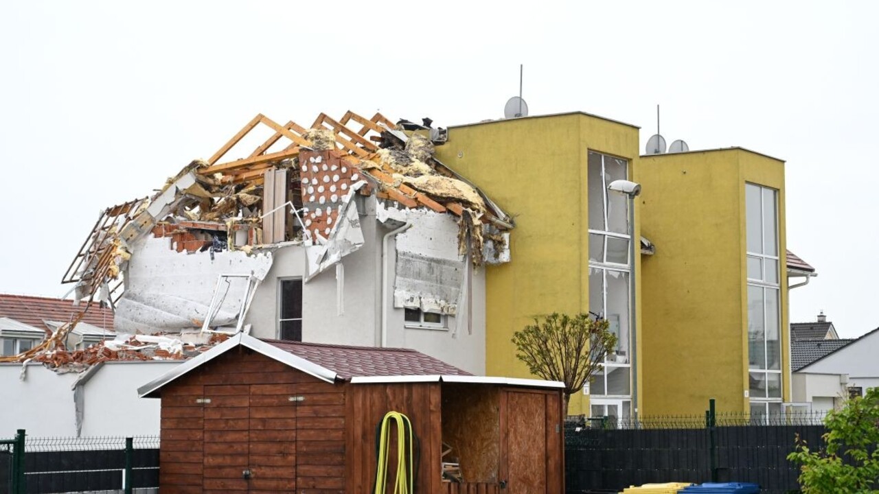 Polícia vykonala obhliadku bytovky v Bielom Kostole. Výbuch vyšetruje ako všeobecné ohrozenie