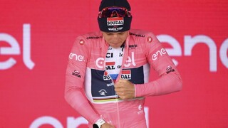 Giro d´Italia: Evenepoel triumfoval v časovke, obliekol sa do ružového dresu