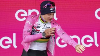 Líder pretekov Giro d'Italia mal pozitívny test na koronavírus. Evenepoel musel odstúpiť