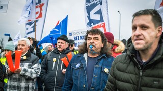 České odbory reagujú na vládne úspory. Vyhlásili štrajkovú pohotovosť