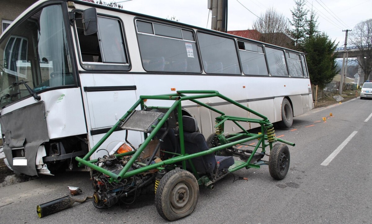 autobus zrážka