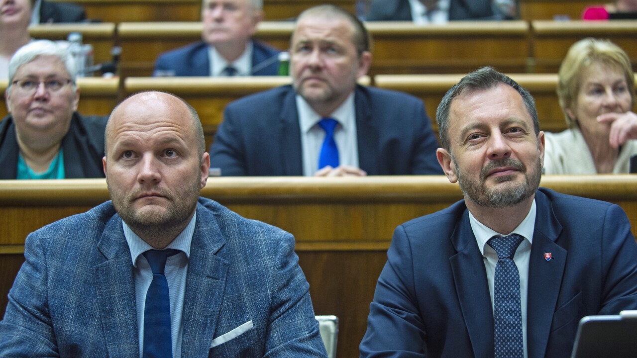 Bývalí členovia vlády sa vrátili do parlamentu. Rokovali o vyšetrovaní Expo Dubaj či telesnej výchove