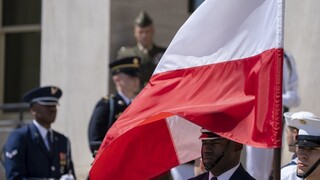 Poľsko čakajú parlamentné voľby. Má PiS šancu získať tretí vládny mandát po sebe?