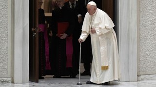 Vojna na Ukrajine sa musí skončiť. Pápež poveril Zuppiho, aby viedol mierovú misiu