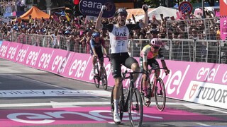 Giro d’Italia: McNulty vyhral po úniku 15. etapu, na čele zostal Armirail