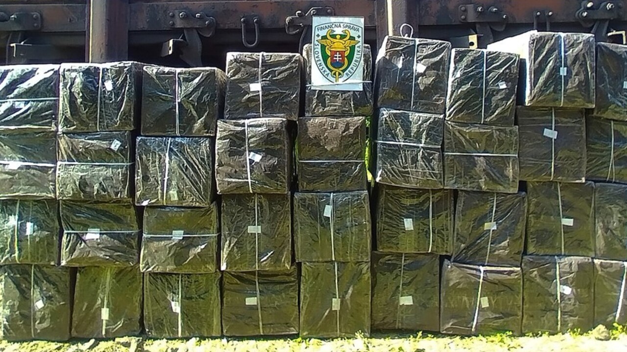 Pokus o pašovanie: V nákladnom vlaku z Ukrajiny odhalili 720-tisíc cigariet
