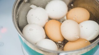 Záchrana popraskaných vajec: Pri varení ostane škrupina v celku a ak nie, pomôže ešte toto