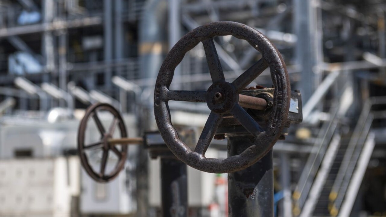 Slovnaft podpísal zmluvu o preprave ropy s chorvátskou firmou JANAF. Poplatky sú však vysoké