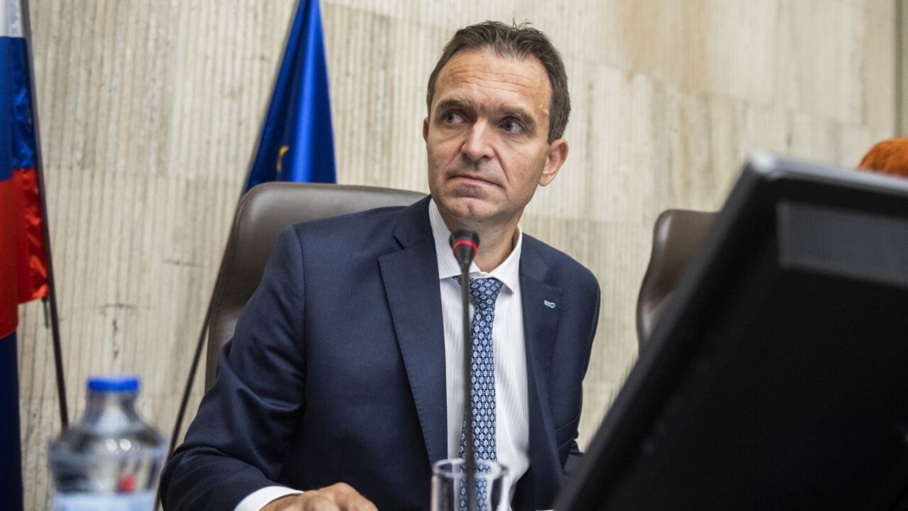 Narýchlo pripravený rozpočet je podľa premiéra mrhaním kapacitami štátu. Chce ho spraviť poriadne