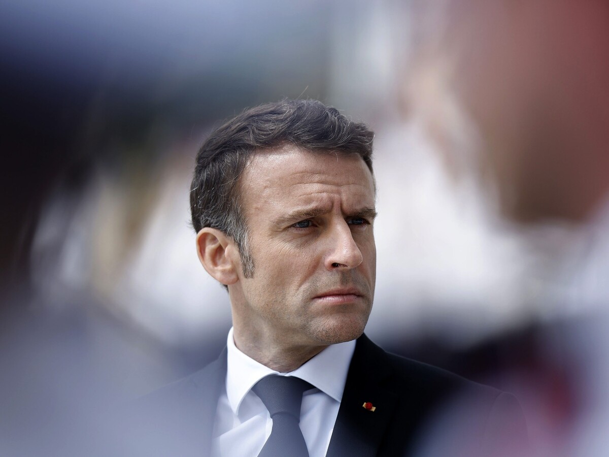 Francúzsky prezident Emmanuel Macron pricestuje na Slovensko