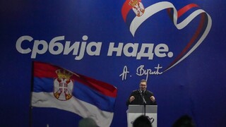 Vučič odstúpil z čela vládnej strany. Demonštranti žiadajú, aby sa vzdal aj prezidentského kresla