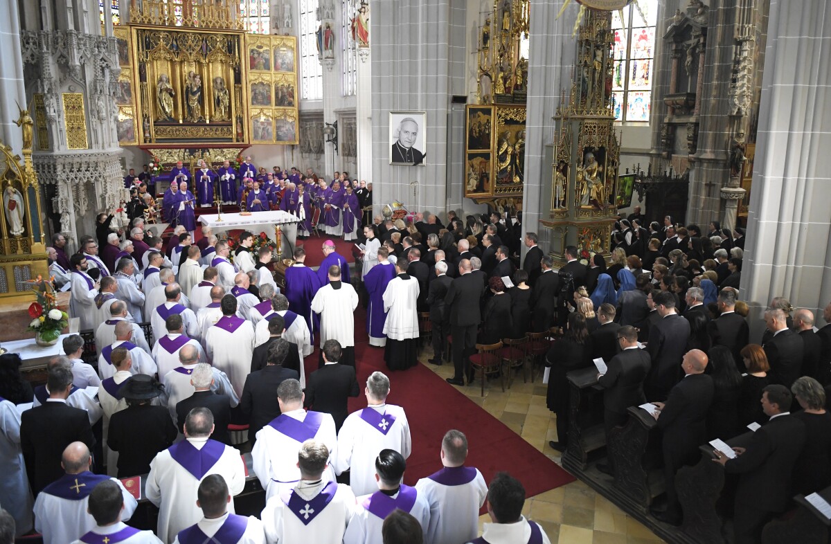 Pohreb arcibiskupa Alojza Tkáča.