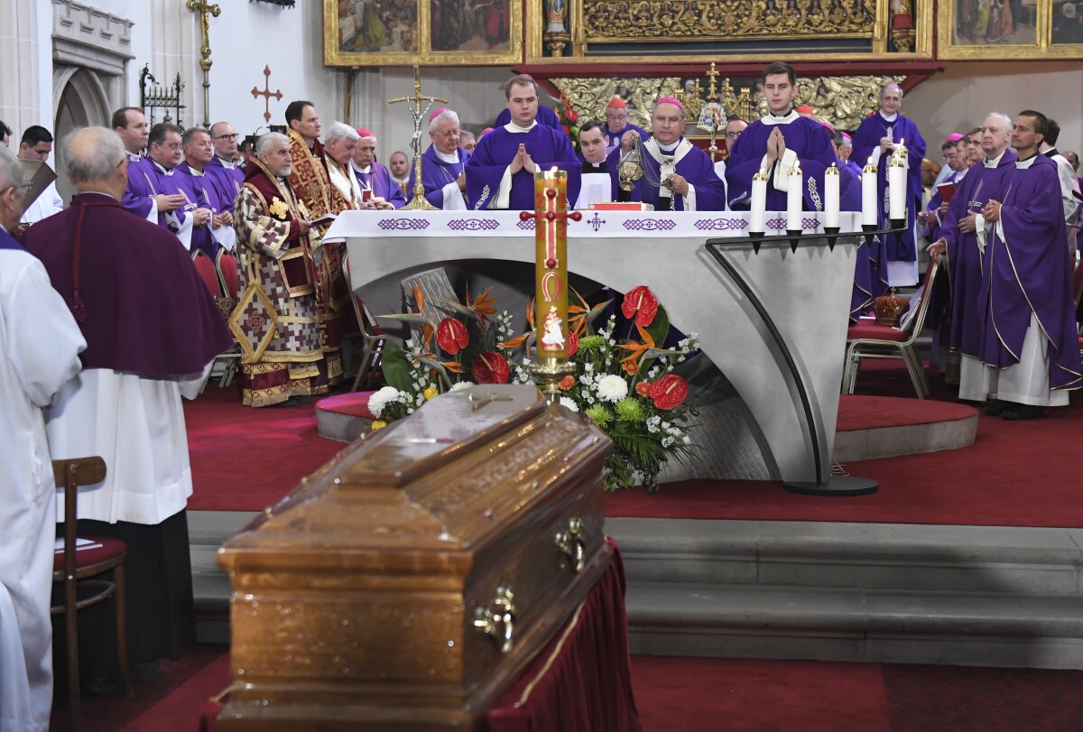 Pohreb arcibiskupa Alojza Tkáča.