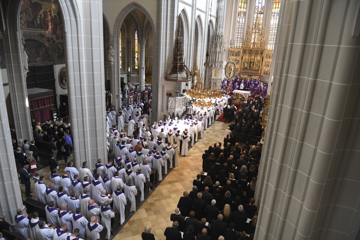 Pohreb arcibiskupa Alojza Tkáča.