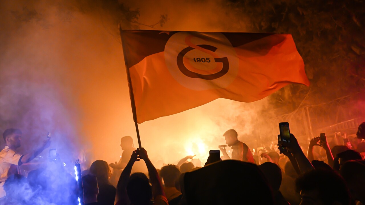 Galatasaray Istanbul si zabezpečil titul. Mestský rival ho už nemôže predstihnúť