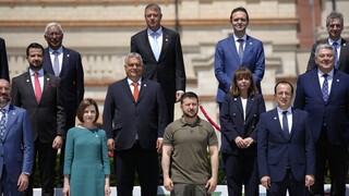 FOTO: Premiér pricestoval do Moldavska na samit Európskeho politického spoločenstva. Stretol sa so Zelenským