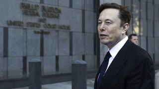 V rebríčku najbohatších ľudí opäť vedie Elon Musk, preskočil aj kráľa luxusu
