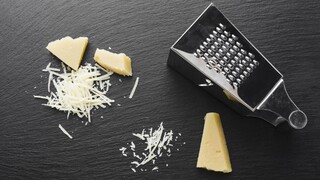 Uľahčite si strúhanie syra: Bude to hračka, potrebujete len mlieko a olej