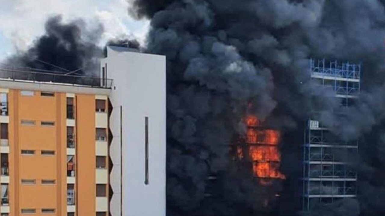 Požiar zachvátil obytnú budovu v Ríme, vyžiadal si jednu obeť a deväť zranených