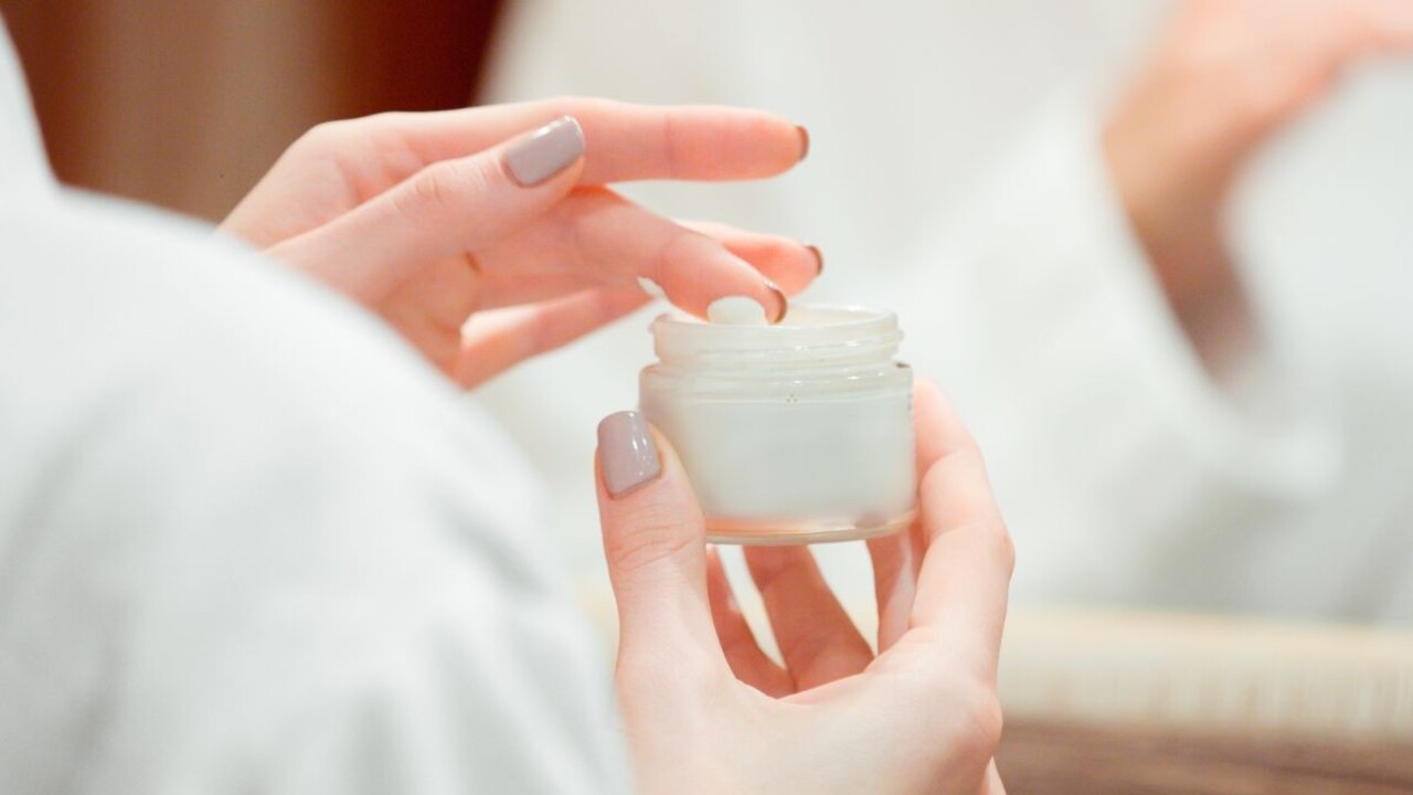 Vazelína ako multifunkčná kozmetika: Využijete ju na oči, akné aj pri líčení