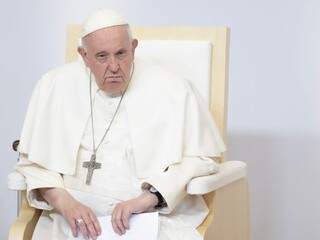 Pápeža Františka operovali. Zákrok sa skončil bez komplikácií