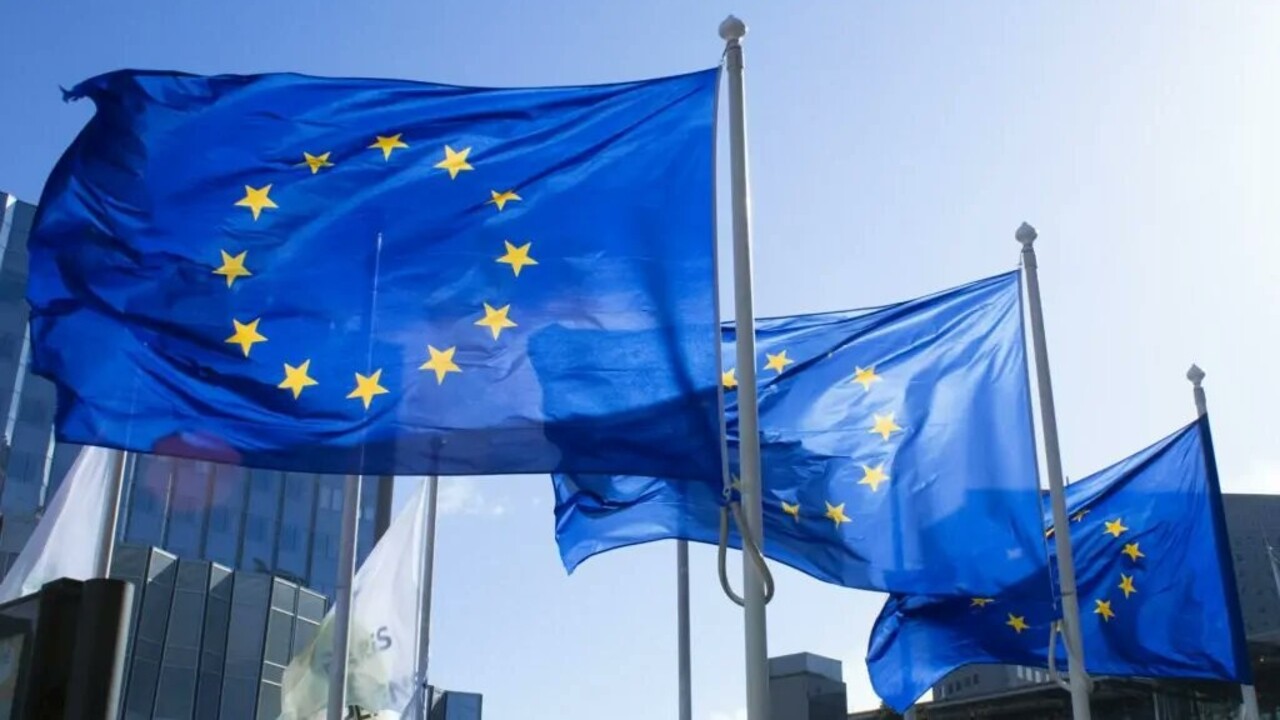 Európska komisia začala s Poľskom konanie. Predmetom je zákon o posudzovaní ruského vplyvu