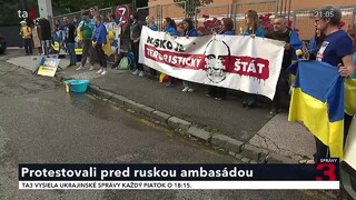 Útok na Kachovskú priehradu pobúril aj ľudí na Slovensku, protestovali pred ruskou ambasádou