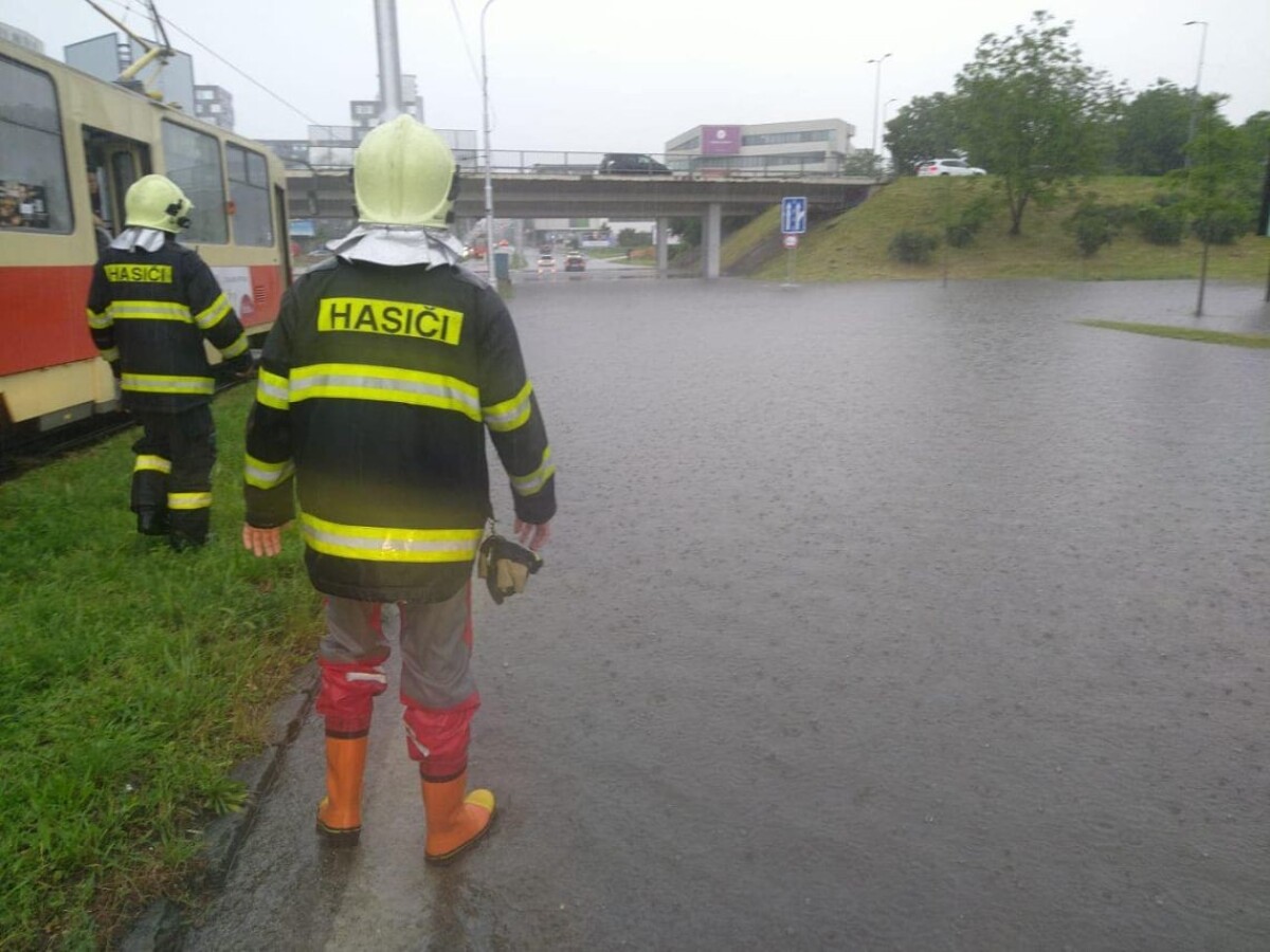 Zaplavená ulica v Bratislave