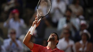 Roland Garros: Djokovič zdolal Alcaraza a je vo finále. Španielov výkon ovplyvnili zdravotné problémy